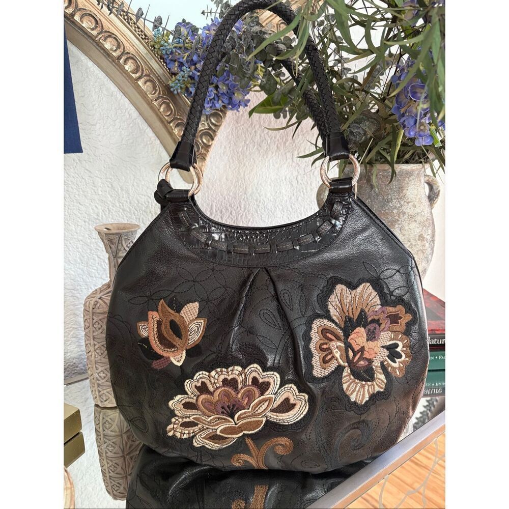 Brighton Valencia Black Leather Floral Embroidered Hobo Bag NWOT Heart Charm - Picture 12 of 12